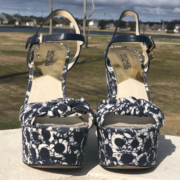 Michael kors navy and white platform wedge - Picture 4 of 4